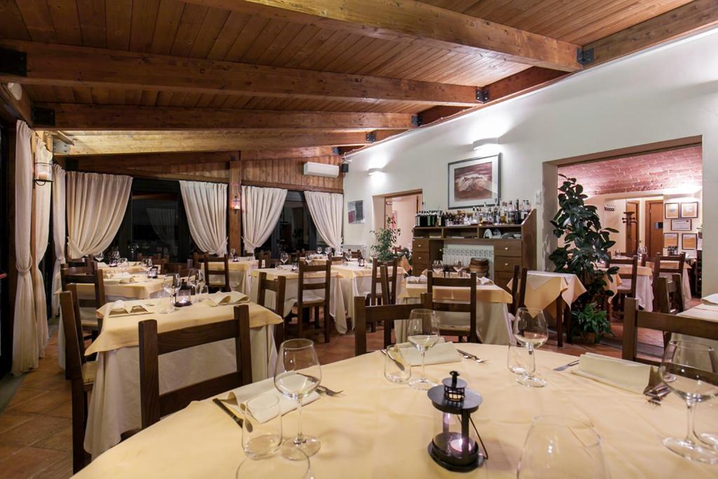 Il Conte Matto Hotel Trequanda Buitenkant foto